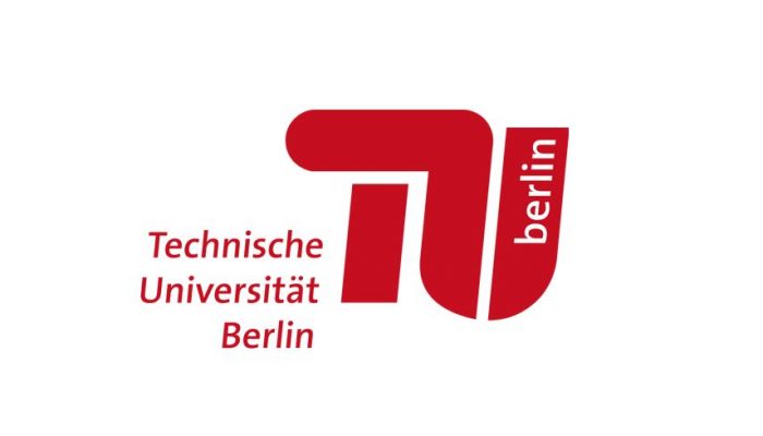 Gerard Reid presents on Energy Revolution to students at TU Berlin